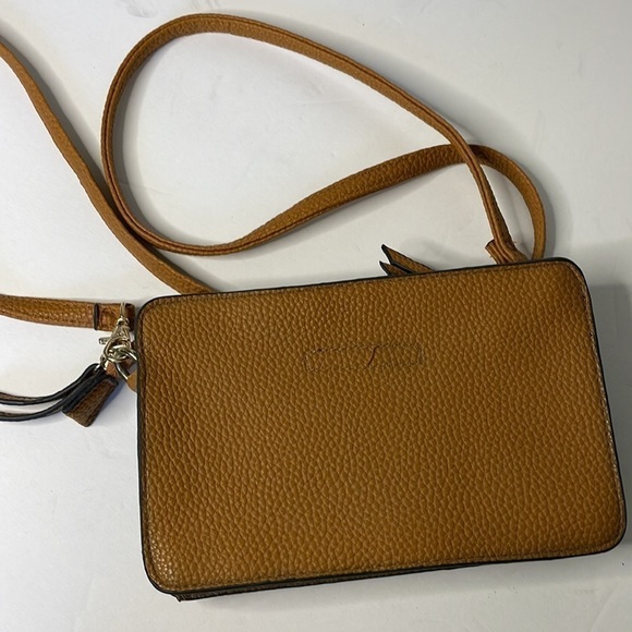 Kenneth Cole Vegan Pebble Leather Butterscotch Crossbody - Picture 5 of 9